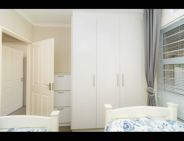 3 BEDROOM FREESTANDING TO LET IN SUNNINGDALE